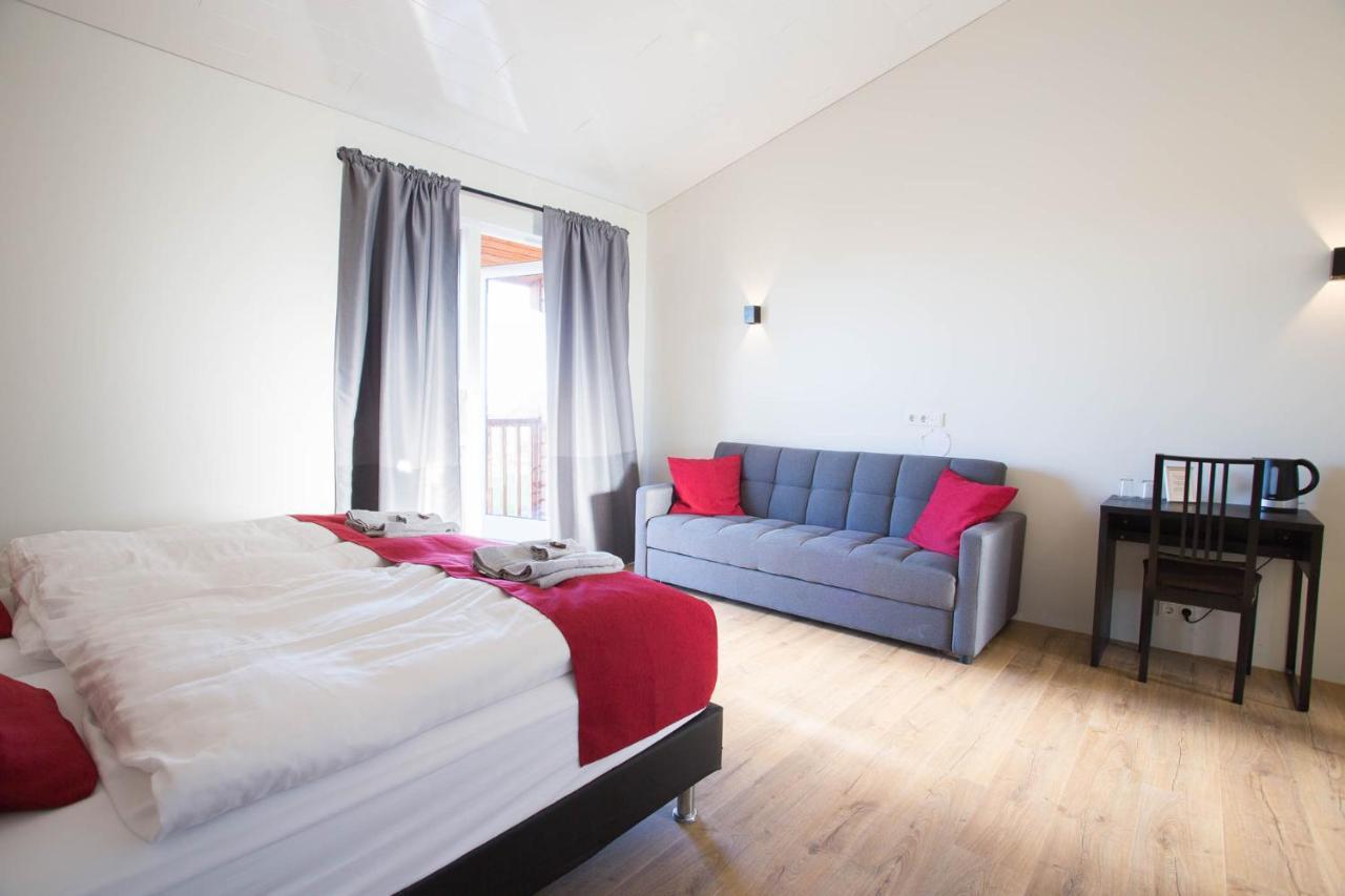Guesthouse Fludir Luaran gambar